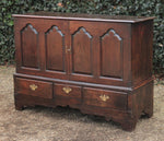 Antiker Schrank