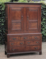 Antiker englischer Kabinettschrank