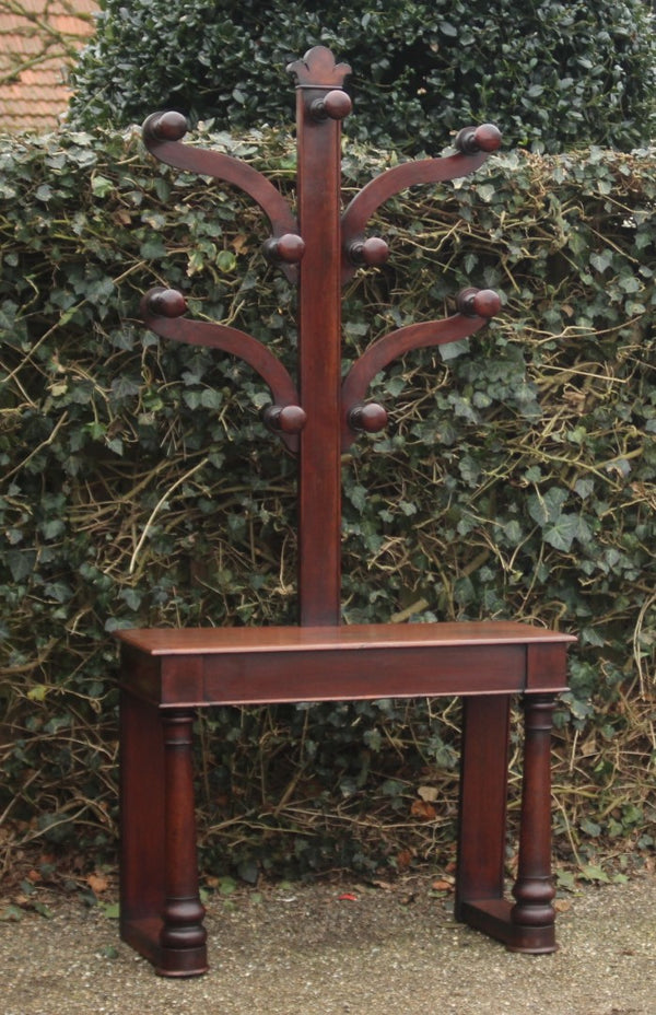 Antike Hutgarderobe