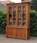 Antike Vitrine