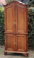 Antiker Eckschrank