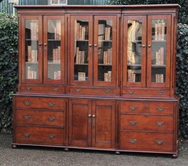 Große antike englische Vitrine